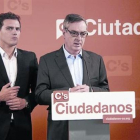 Albert Rivera y el vicesecretario general de Ciudadanos, José Manuel Villegas, en la sede del partido en una foto de archivo.-ACN / NÚRIA JULIÀ