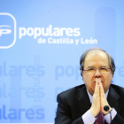 Juan Vicente Herrera, en un momento de su comparecencia ante los medios en la sede del PP.-ICAL