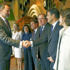 El rey, Pastor, Sáenz de Santamaría, García Page, Herrera y Álvaro Nadal.-ICAL