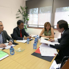 La viceconsejera de Desarrollo Rural, Mª Jesús Pascual, y el director general de Industrias Agrarias, Jorge Morro, se reúnen con los adimistradores judiciales de Elgorriaga en el Instituto Tecnológico Agrario-Ical