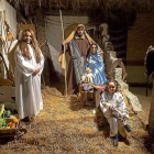 María y José acompañados de dos ángeles en el pesebre, en la representación de Lagura.-PABLO REQUEJO