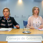 La vicepresidenta  de la Junta, Rosa Valdeón, y la consejera de Familia, Alicia García, tras el Consejo de Gobierno.-ICAL
