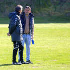 Portugal y Braulio charlan durante un entrenamiento del Real Valladolid en los Campos Anexos.-Pablo Requejo