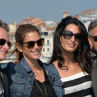 De izquierda a derecha, Rande Gerber, Cindy Crawford, Amal Alamuddin y George Clooney, el 26 de septiembre del 2014 en Venecia.-ALESSANDRO DI MEO