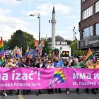 2.000 manifestantes inundan las calles de Sarajevo en la primera marcha del Orgullo LGBTI de la historia del país-ELVIS BARUKCIC (AFP)