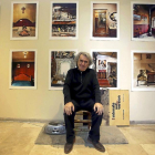 Ángel Marcos, en el Museo Patio Herreriano, junto a algunas obras de ‘The intimate subversion’.-Ical