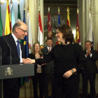 La vicepresidenta Soraya Saenz de Santamaria y el ministro de Hacienda, Cristobal Montoro.-DAVID CASTRO