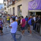 Cola de abonados del Real Valladolid en el inicio de la campaña del pasado verano.-MIGUEL ÁNGEL SANTOS