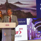 La presidenta de la Diputación de Palencia, Ángeles Armisén, junto al ministro de Educación, Íñigo Méndez de Vigo.-RAQUEL R.VIECO