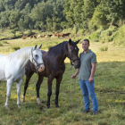 Juan Güemes, ganadero de la Sierra de la Demanda, cuenta con dos explotaciones en Bezares y Tinieblas de la Sierra.-O2ESTUDIO