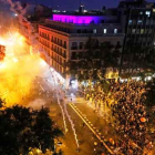 Incidentes en Via Laietana el quinto día de disturbios violentos en Barcelona, este viernes / F. NADEU - M. MITRU - O. HERNANDEZIncidentes en Via Laietana el quinto día de disturbios violentos en Barcelona, este viernes-F. NADEU - M. MITRU - O. HERNANDE