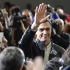 Pedro Sánchez, este viernes durante su encuentro con militantes en Alcalá de Henares.-JUAN MANUEL PRATS