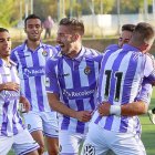 Anuar, Royo, Iván Martín, Mayoral y Dani Vega (de espaldas) celebran un gol del Promesas.-J. M. LOSTAU