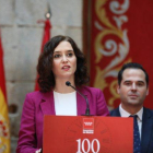 La presidenta de la Comunidad de Madrid, Isabel Díaz Ayuso, acompañada por el vicepresidente Ignacio Aguado en la celebración de los 100 días del gobierno.-EUROPA PRESS