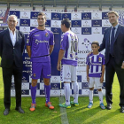 Recoletas será el nuevo grupo sanitario oficial del Real Valladolid, además del patrocinador principal de su cantera. El primer equipo lucirá tambien su publicidad en el pantalón.-Andrés Domingo