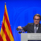 Artur Mas, ayer, durante la comparecencia ante la prensa.-DANNY CAMNINAL