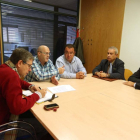 El secretario general del PSOE de Valladolid, Javier Izquierdo, y el procurador Jorge Félix Alonso se reúnen con afectados por la subsidiación de hipotecas de viviendas protegidas-Ical