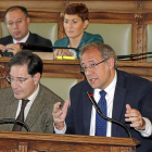 Jesús Enríquez y Martínez Bermejo durante un pleno municipal.-J. M. Lostau