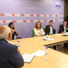 El portavoz del Grupo Parlamentario Socialista, Luis Tudanca, mantiene una reunión de trabajo como el presidente del Cermi de Castilla y León, Francisco Sardón.-ICAL