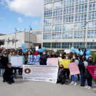 La Asociación de Escuelas Infantiles Privadas de Castilla y León (Epiprycy) se concentra para protestar por la creación de aulas gratuitas de dos años en los colegios.- ICAL