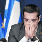 Alexis Tsipras durante la rueda de prensa que ofreció al terminar el Consejo Euopeo.-Foto: AFP / JOHN THYS