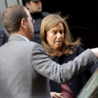 Ana Mato, en marzo del 2015, tras declarar en la Audiencia Nacional durante la instrucción del 'caso Gürtel'.-JOSÉ LUIS ROCA