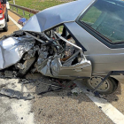 Estado del vehículo Renault  que conducía el fallecido tras la colisión frontolateral.-EL MUNDO