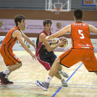 Una imagen del CBC Valladolid-Valencia Basket de ayer.-MIGUEL ÁNGEL SANTOS