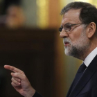 Mariano Rajoy da la réplica a Irene Montero, durante el debate de la moción de censura.-EFE
