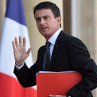 Valls, a su llegada a una reunión en el Elíseo, en París, el 15 de noviembre.-AFP / STEPHANE DE SAKUTIN