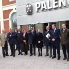 La ministra de Fomento, Ana Pastor, junto a los alcaldes de Valladolid y Palencia y el consejero de Fomento, Antonio Silván, llegan a la estación de Palencia en el tren laboratorio-El Mundo