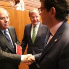 Juan Vicente Herrera, Antonio Silván y Alfonso Fernández Mañueco, en un pleno de las Cortes.-ICAL