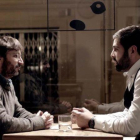 Jordi Évole (a la izquierda), en un momento del reportaje 'Conectados', que se emitió en el programa de La Sexta 'Salvados'.-