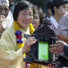 Tabei recibe un galardón en Katmandú en el 2003.-AP / BINOD JOSHI
