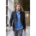 El portavoz de Podemos, Pablo Fernández, registra la enmienda a la totalidad de los presupuestos y otro documento, en el Registro de las Cortes-ICAL