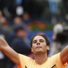 Rafa Nadal celebra la victoria con el italiano Fabio Fognini, en el Trofeo Conde de Godó en Barcelona, el pasado 22 de abril.-AP / MANU FERNÄNDEZ