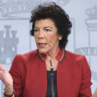 La portavoz del Gobierno y ministra de Educación en funciones, Isabel Celaá.-DAVID CASTRO