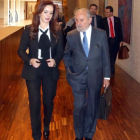 La presidenta de las Cortes, Silvia Clemente, y el catedrático de Derecho Constitucional Manuel Aragón.-ICAL