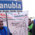 Los responsables sindicales de Acaip  participando esta mañana en la concentración de protesta.-EUROPA PRESS