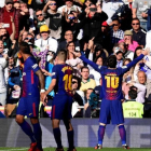 Messi y los jugadores del Barça celebran el segundo gol anotado en el Bernabéu el pasado 23 de diciembre.-JAVIER SORIANO