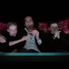 Nick Cave y sus hijos, Arthur (izquierda) y Earle, en el documental '20.000 días en la tierra.-