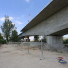 Si la empresa que desmantela el puente sigue cumpliendo los plazos estará demolido en dos meses y reconstruido para mediados de octubre.-RAÚL OCHOA