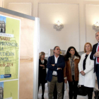 El presidente de la Diputación, José María Hernández (2D) presenta una exposición filatélica dentro de la la programación que la institución provincial ha preparado para conmemorar el centenario de la inauguración del Palacio Provincial-Ical