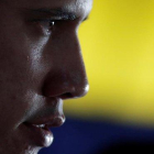 Juan Guaidó, durante la rueda de prensa que ha ofrecido este jueves en Caracas.-UESLEI MARCELINO (REUTERS)