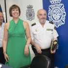El jefe superior del Cuerpo Nacional de la Policía Nacional en Castilla y León, Jorge Zurita, acompañado por la subdelegada del Gobierno en Segovia, Pilar Sanz, visitan a las instalaciones de la Comisaría de Segovia.-ICAL