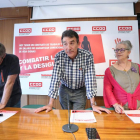 El secretario general FSC-CCOO de Castilla y León, Luis Fernández Gamazo; el secretario general de CCOO de Castilla y León, Ángel Hernández, y la secretaria de Políticas Sociales, Berna García, presentan una campaña contra la pobreza en Castilla y León.-ICAL