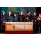 Los actores de La Cubana en escena durante la interpretación de la comedia ‘Adiós Arturo’.-E.M.