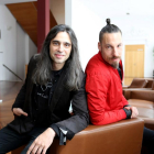 Los actores Íñigo Echevarría (D) y Álvaro Tato (I) de la compañía Ron Lalá presentan la obra 'Cervantina' en el Teatro Calderón de Valladolid-ICAL