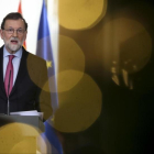 El presidente del Gobierno, Mariano Rajoy, durante su comparecencia de fin de año en el Palacio de la Moncloa.-/ JUAN MANUEL PRATS