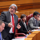 Los procuradores del Grupo Mixto, José María González y Alejandro Valderas, en el Pleno de las Cortes de Castilla y León-Ical